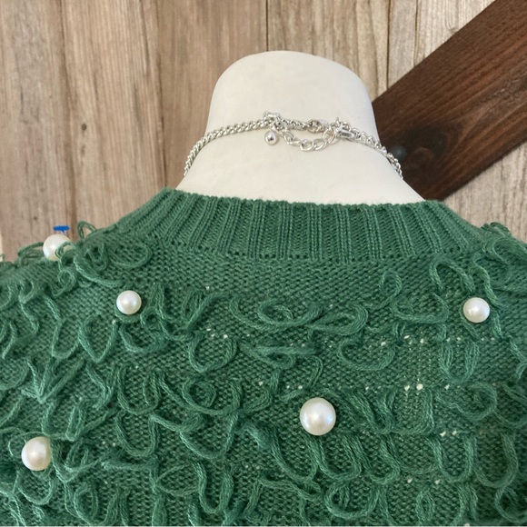 Green Sweater - Picture 6 of 9